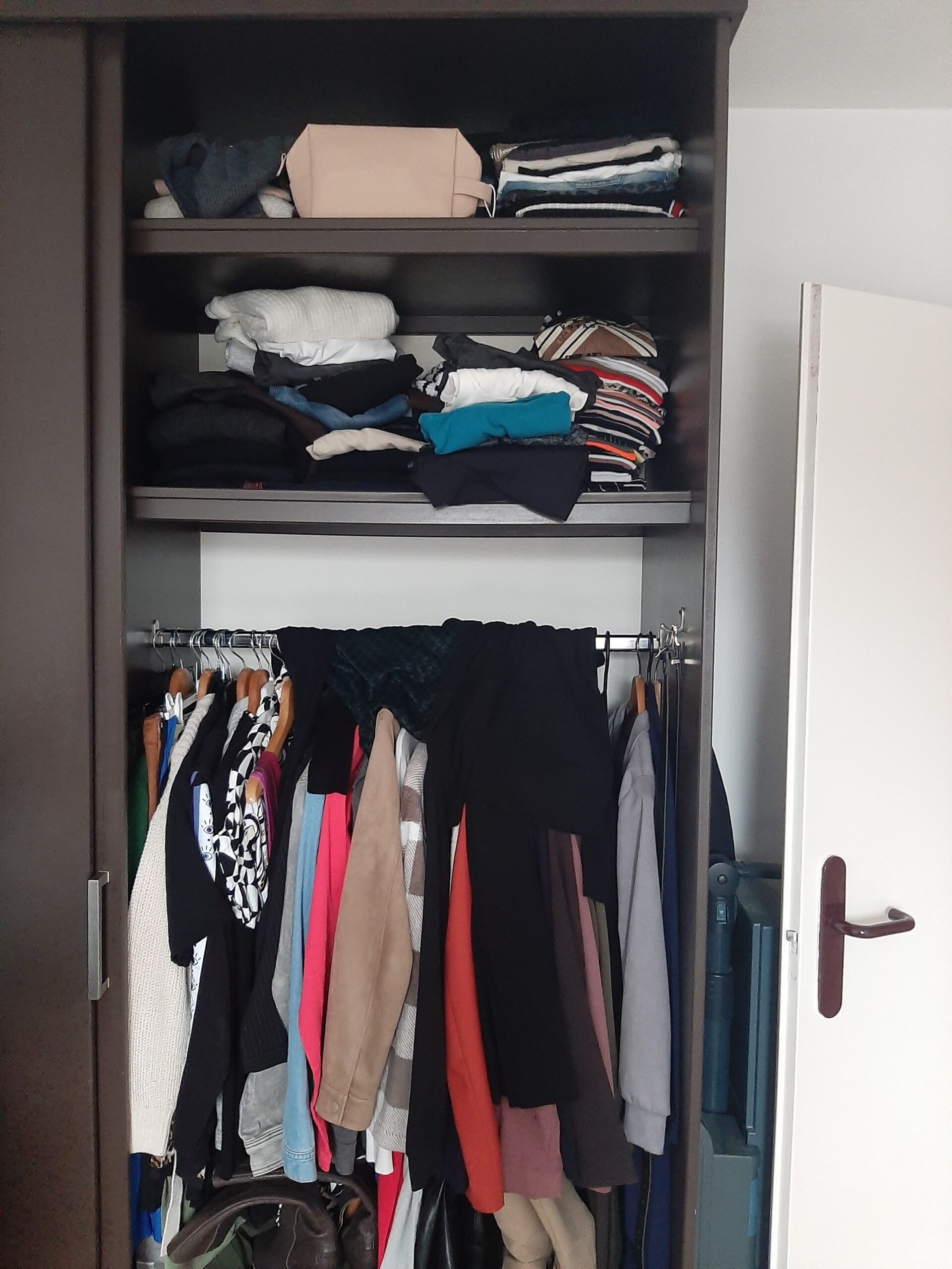 Kledingkast voor opgeruimd